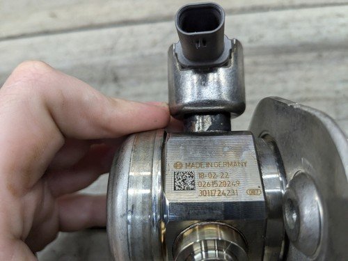 16-20 OEM BMW F39 F48 X1 X2 Engine B46 HPFP High Pressure Fuel Pump