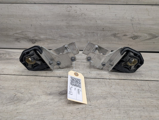 2014 - 2019 BMW 340 F34 Radiator Lower Mounting Brackets SET 8620733 B58B30M0