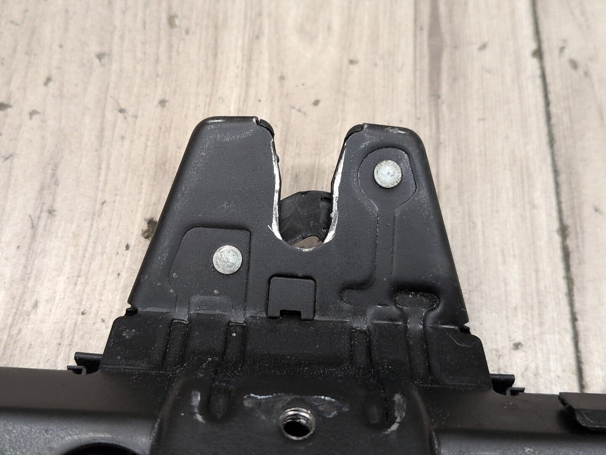 2006-2011 BMW 328i E90 Liftgate Trunk Lid Liftgate Lock Latch Actuator 7840617