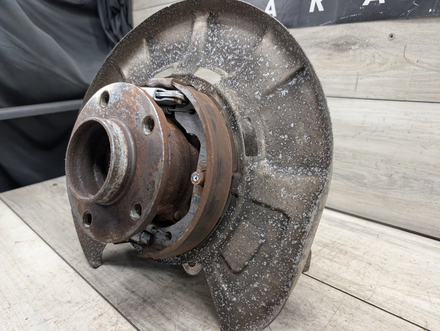 2014 - 2018 BMW X5 F15 Rear Right Passenger Spindle Knuckle w/ Bearing 6770984 N63B44O1