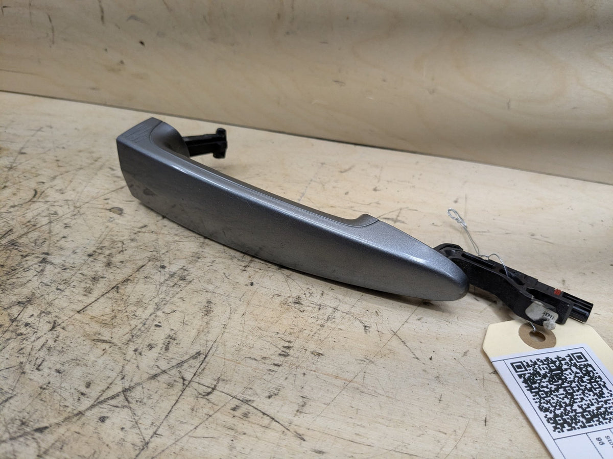 2008-2013 BMW 135i E88 Front Right Passenger Door Handle 7207558