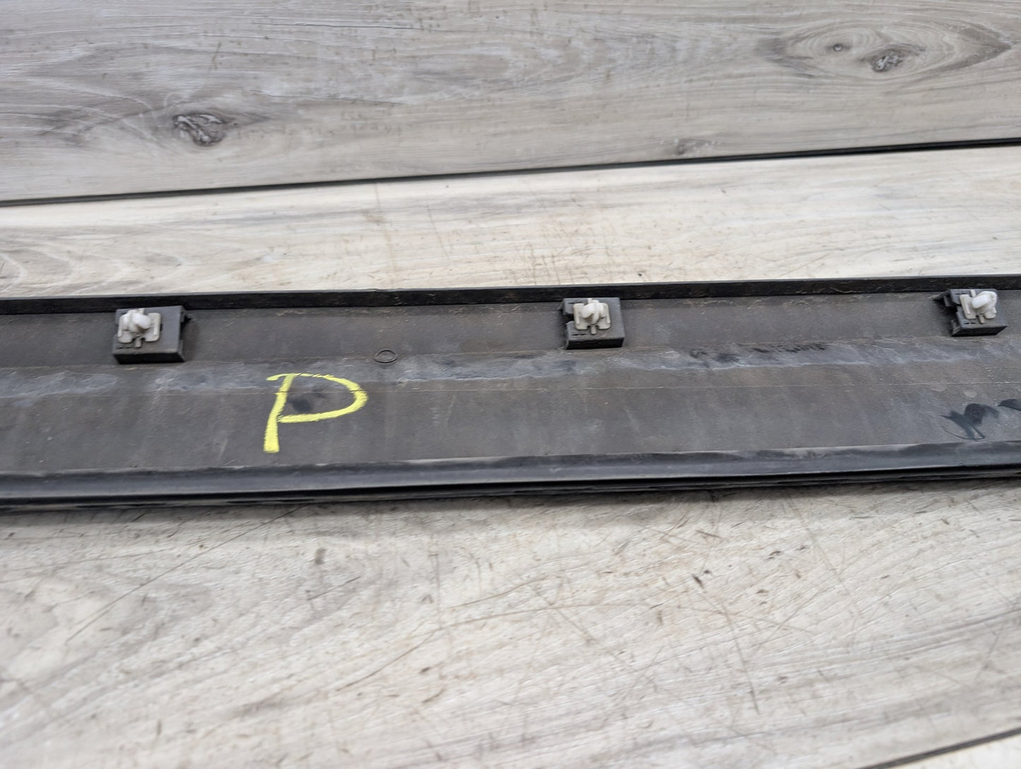 2011 - 2017 BMW X3 F25 Front Right Passenger Exterior Door Trim Molding 7220610 N55B30M0
