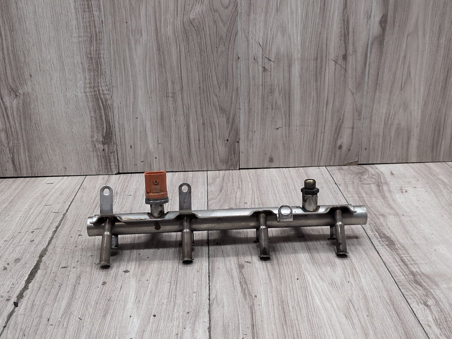 2015-2018 Audi 8U Q3 CCTA Engine Motor Fuel Injector Rail Line 06J133317AB