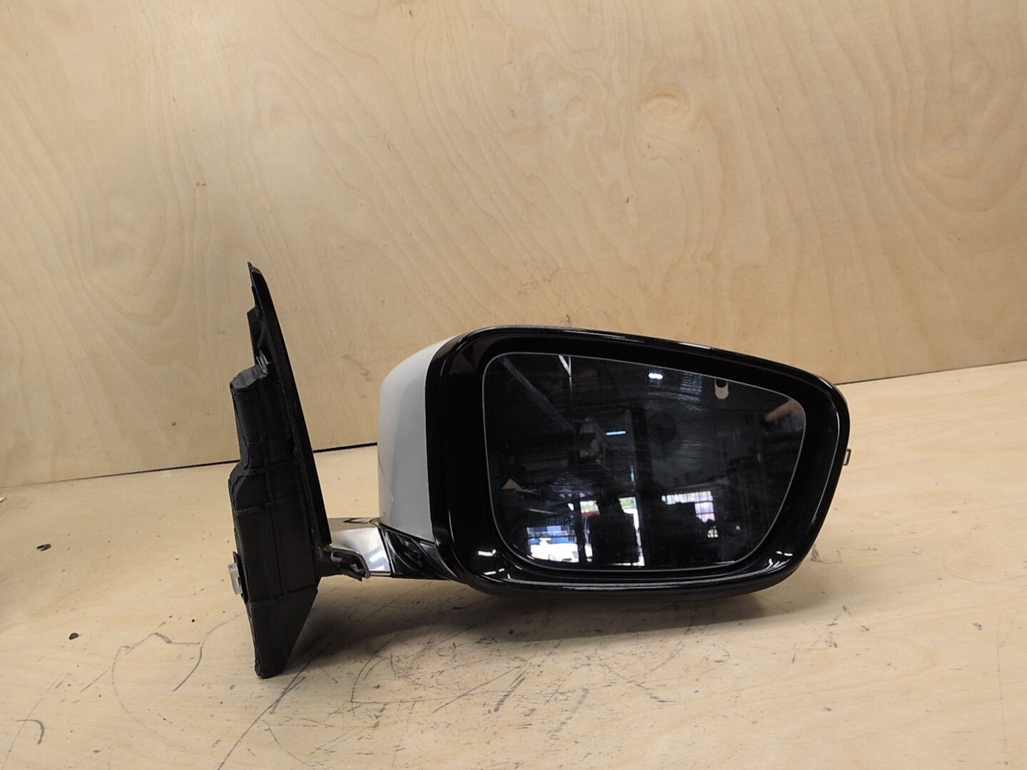 16-22 OEM BMW G12 740 Front Right Passenger Side Mirror Heated w/ Camera White A96