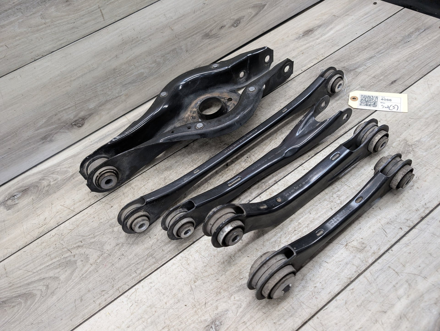2019 - 2026 BMW 330i G20 Rear Right Passenger Control Arms SET 6867541 B46B20O1