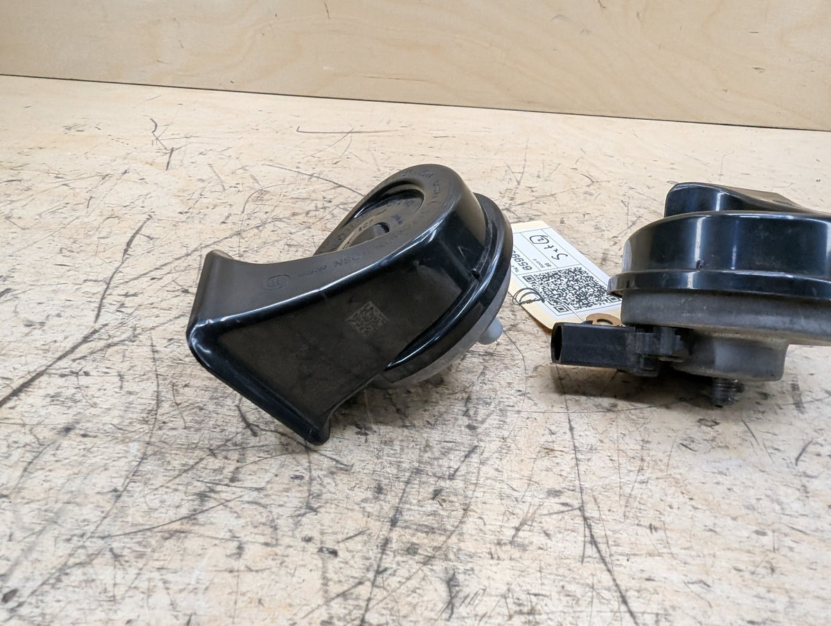 2019-2026 BMW X5 G05 Alarm Horns SET 7342945 OEM