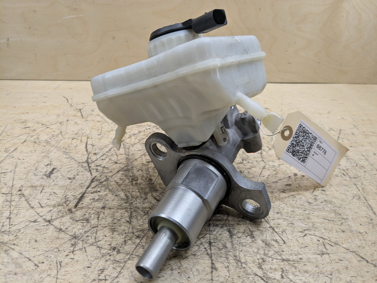 2012-2018 Audi A6 C7 Master Brake Fluid Reservoir 8K0611301A OEM
