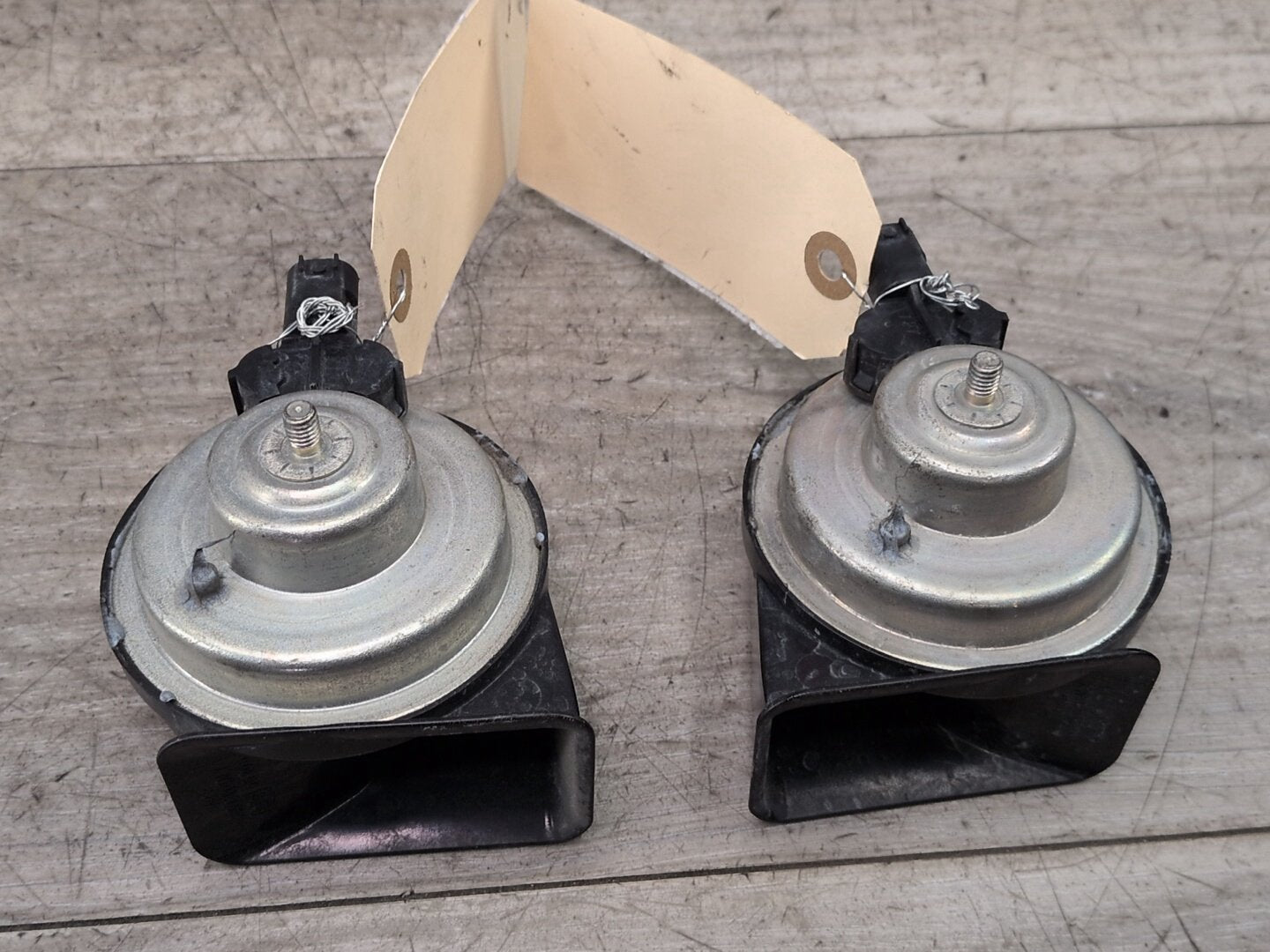 07-13 OEM BMW E90 E92 E93 335 High Low Pitch Tone Horn Signal SET