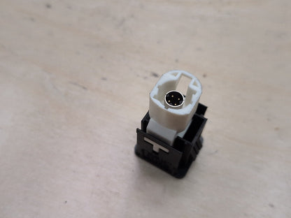 2016-2022 BMW 750i G12 AUX/ USB Charger Port Socket 9229294