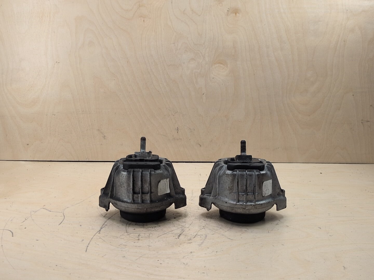 2006-2011 BMW E90 328i N52B30 Left Right Engine Bracket Support Mount SET 6760330