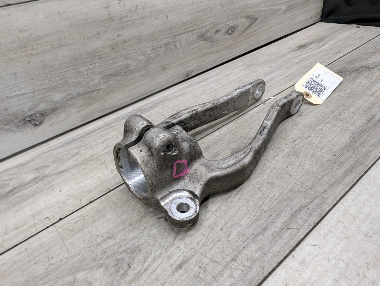 2016-2022 BMW 750Li G12 Front Left Driver Spring Strut Shock Absorber Bracket 6861199