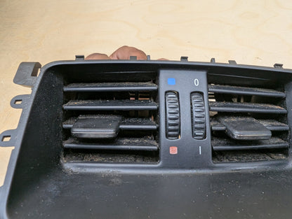 2007-2013 BMW 328i E93 Rear Center Console Air Vent Grille 7129556 OEM