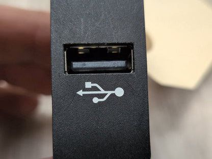 2014 - 2020 BMW 440i F36 AUX / USB Charger Port Socket 9230248 B58B30M0