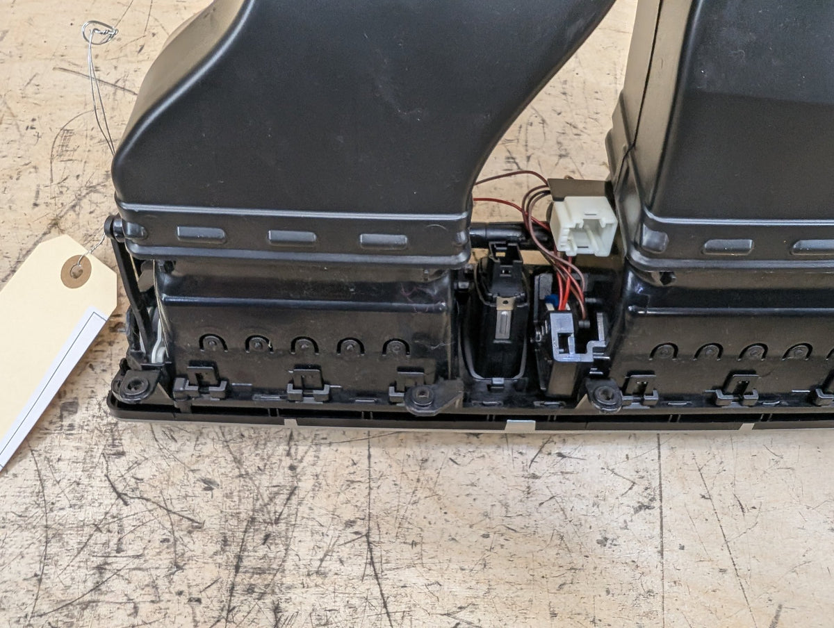 2010-2017 BMW 535i GT xDrive F07 Dashboard Dash Board Middle Center Air Vent 9142584 OEM