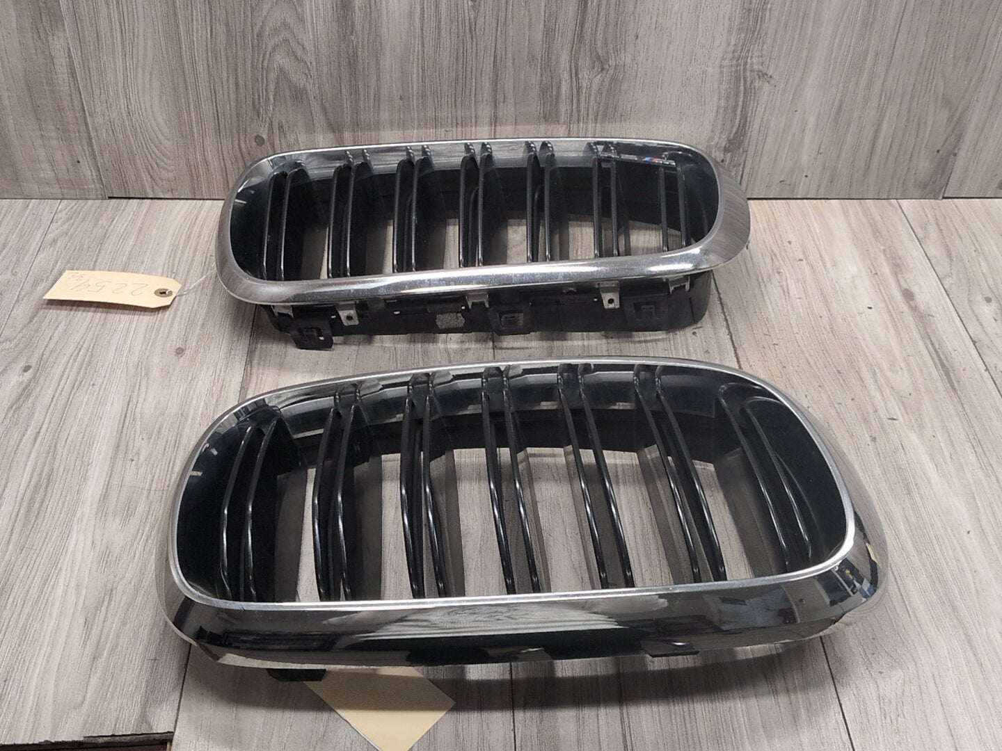 2015 - 2019 BMW X6 F86 Front Left Right Upper Bumper Cover Kidney Grilles SET 8056769 S63B44T2