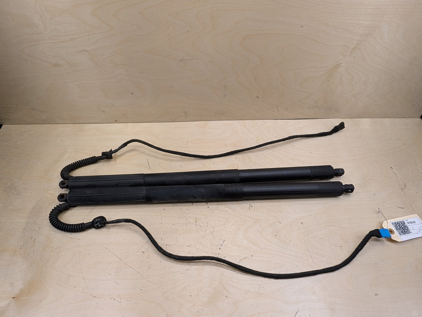 11-17 OEM BMW F25 X3 Rear Left Right Trunk Liftgate Hatch Shock Strut Supports