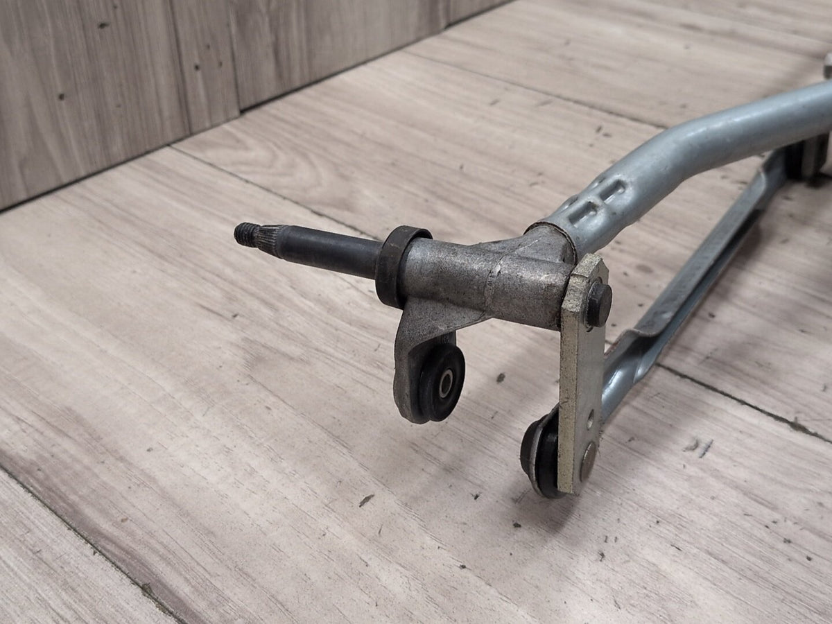15-18 OEM Audi Q3 8U Front Windshield Wiper Linkage Motor 8U1955023