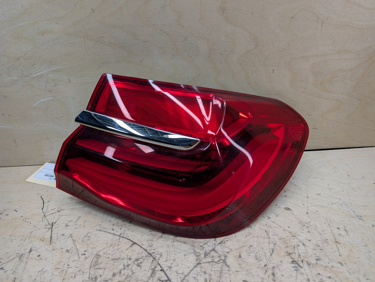 16-19 OEM BMW G11 G12 740 750 M760 B7 Rear Right Passenger Outer LED Tail Light
