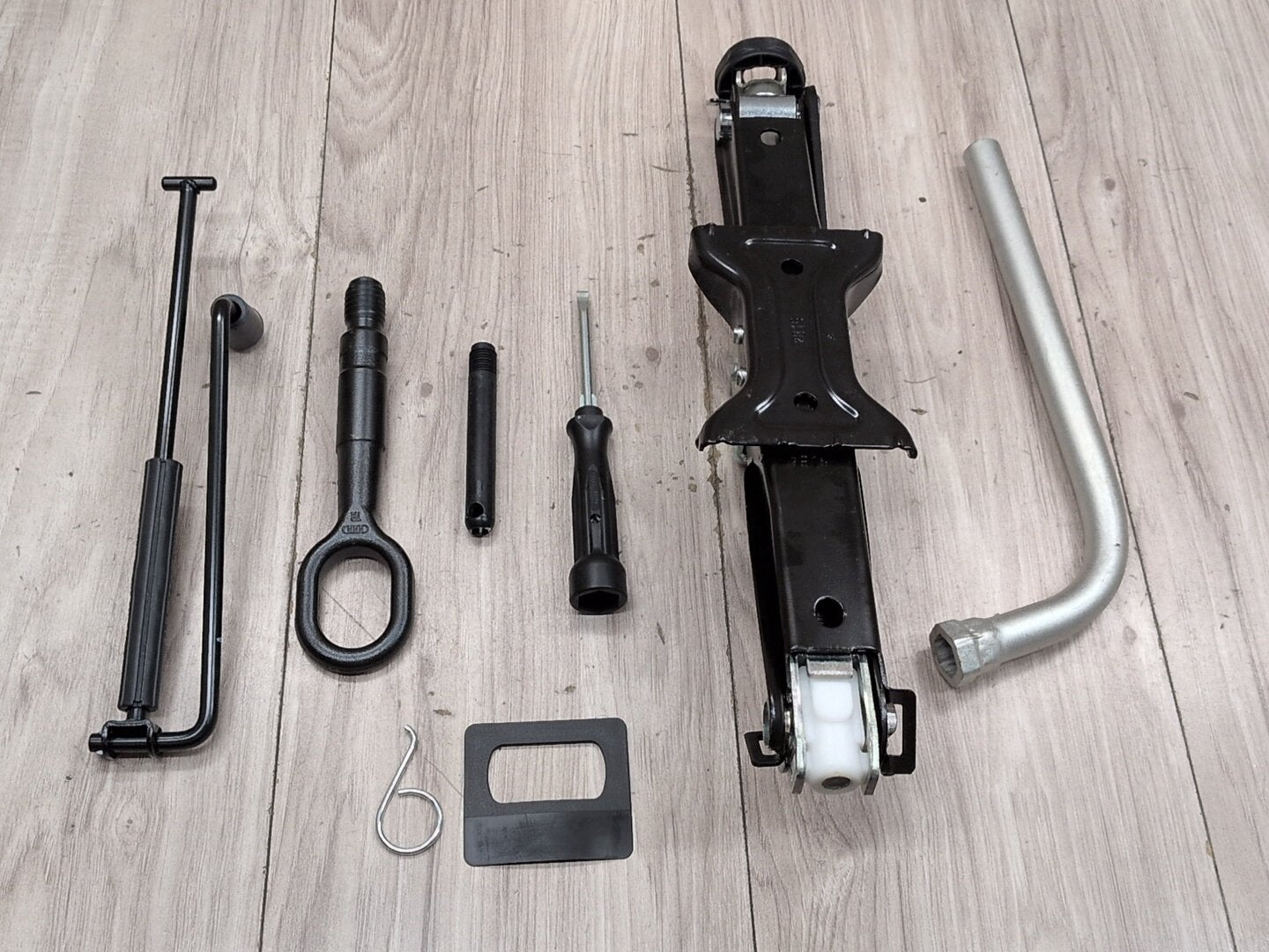 2013 - 2017 Audi S5 8T Emergency Spare Wheel Rim Tire Tool Kit SET 8K0011031M CTUB