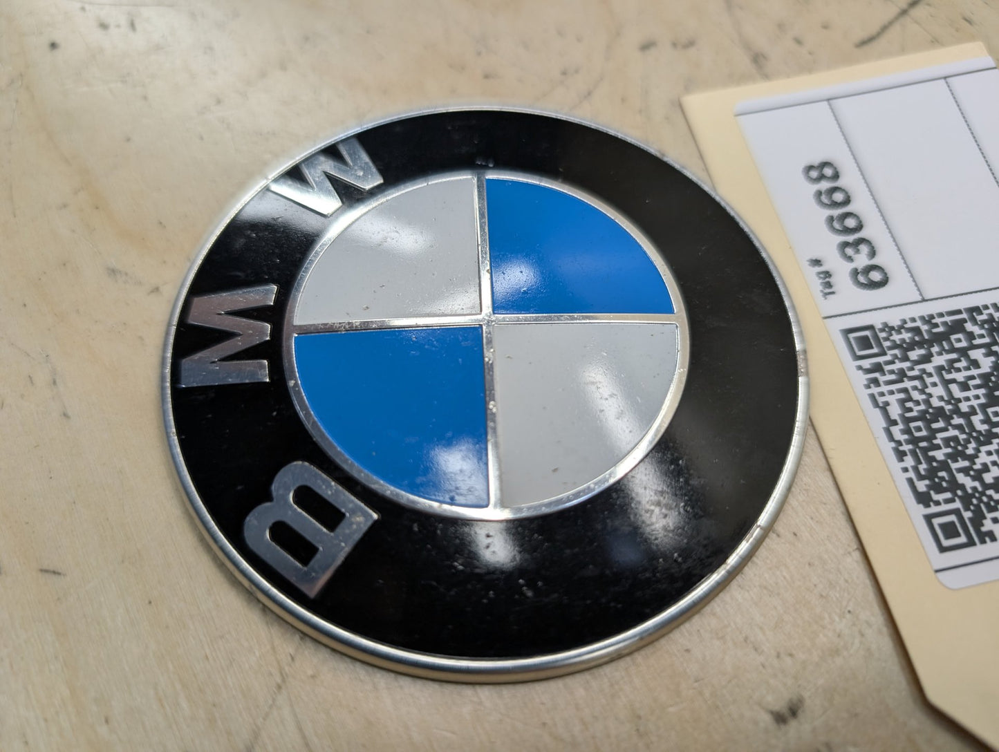 2012-2018 BMW 320i F30 Emblem Badge Symbol Logo 7288752