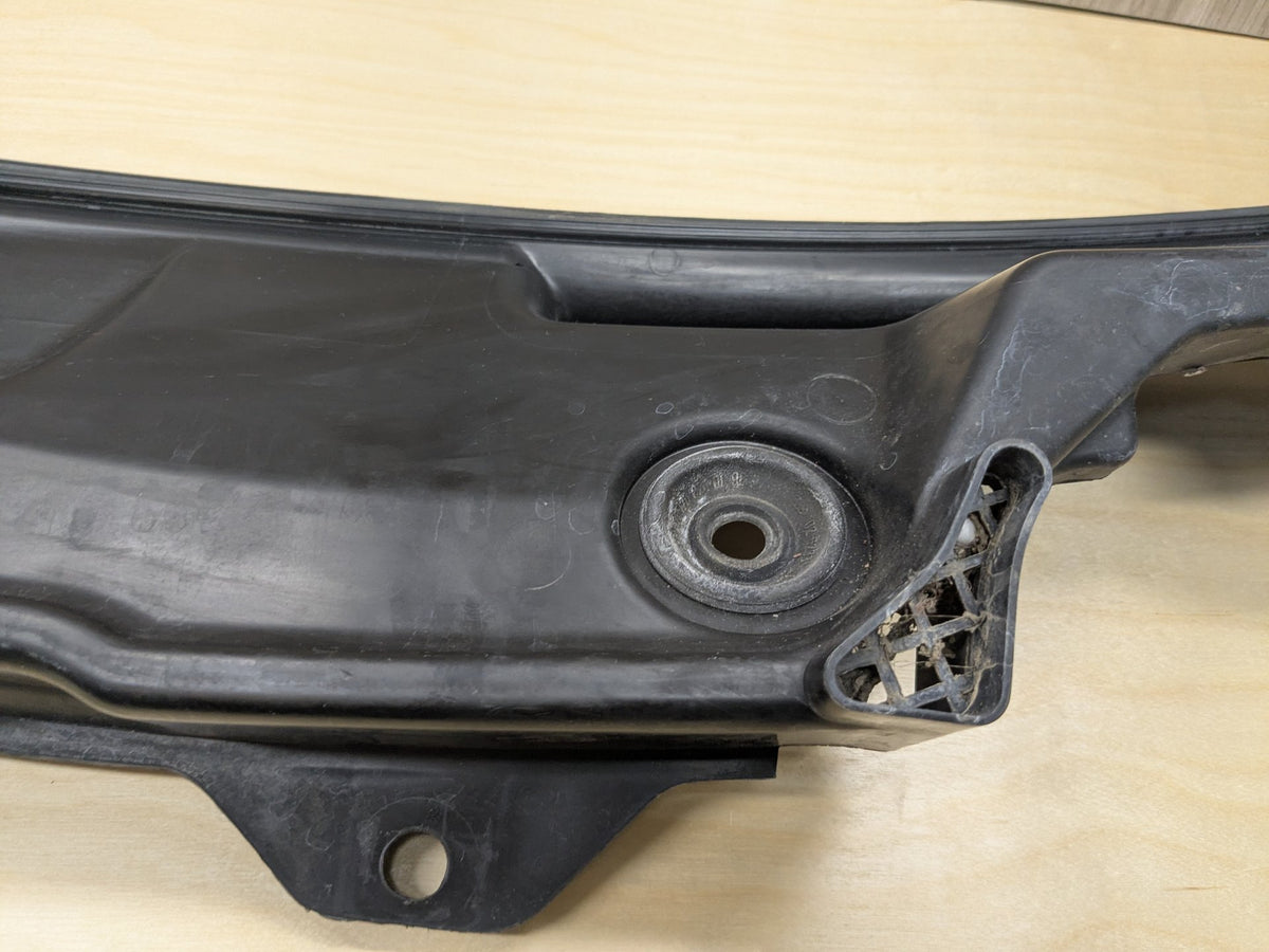 2009-2011 Mercedes-Benz SLK-Class R171 Front Windshield Cowl Vent Grill Cover