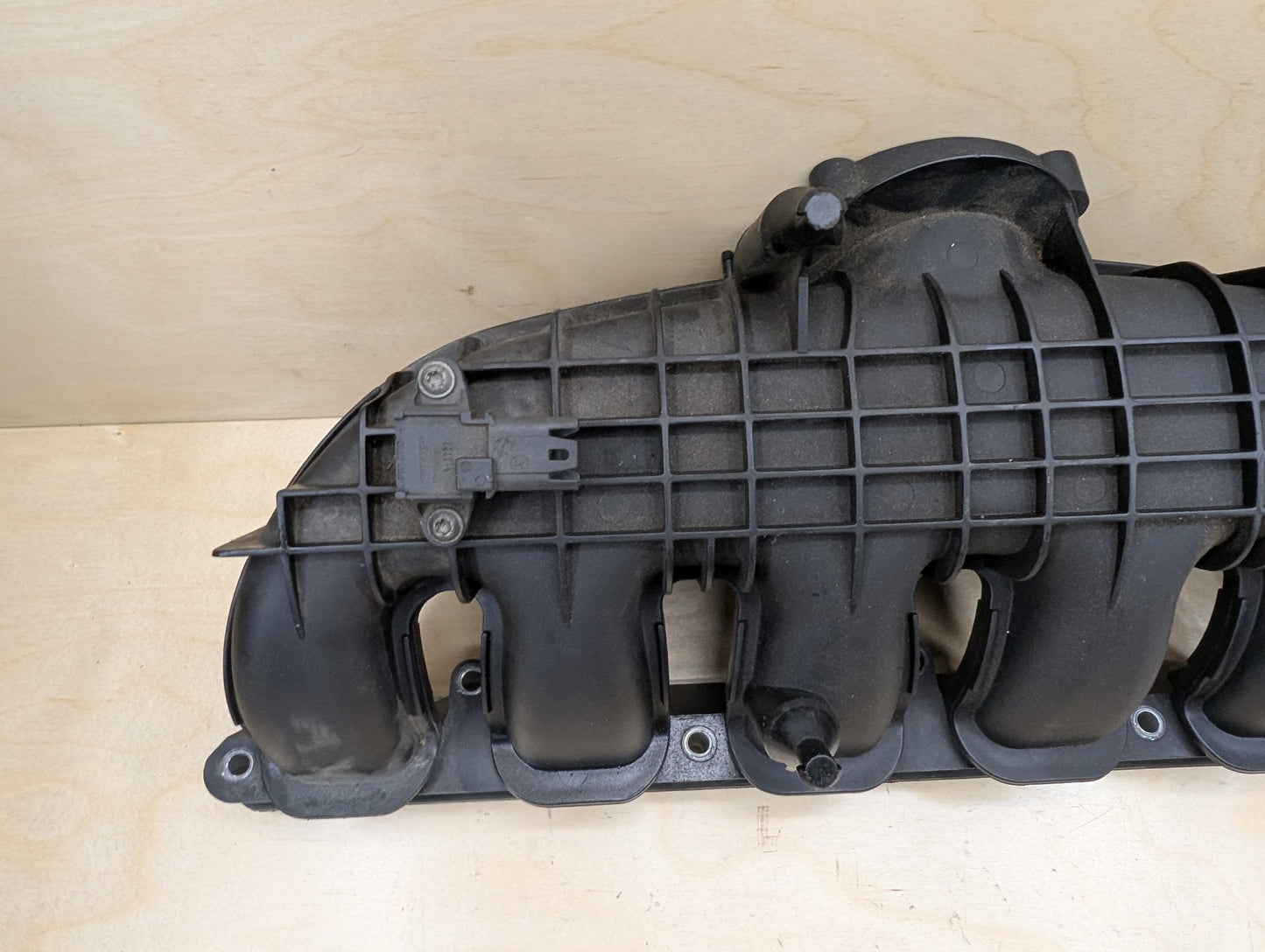 06-12 OEM BMW E82 E88 135 E90 E92 E93 335 F01 F02 740 Engine N54 Intake Manifold