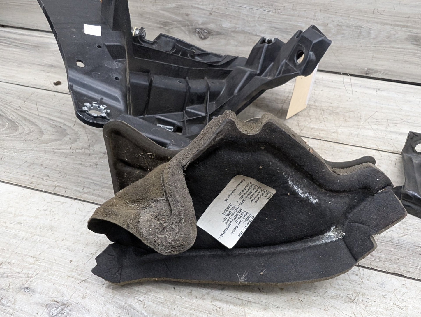 OEM BMW F15 F16 F85 F86 X5 X6 Front Left Driver Fender Mount Support Brackets