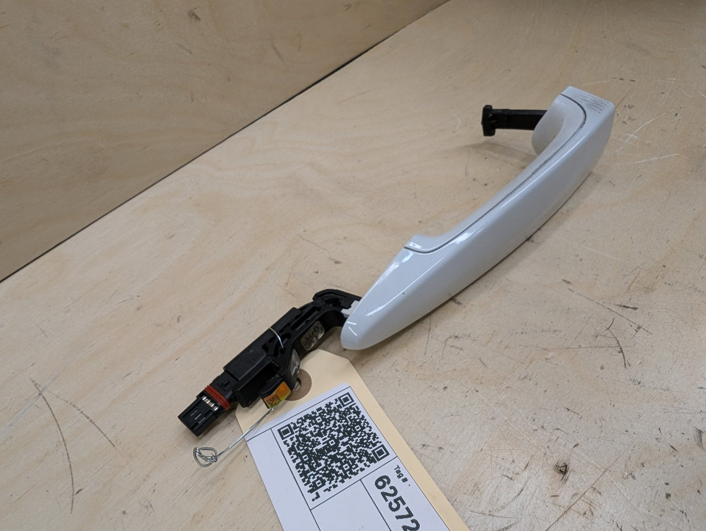 OEM BMW F23 F36 F32 M2 M3 M4 COMFORT ACCESS Front Left Driver Door Handle White