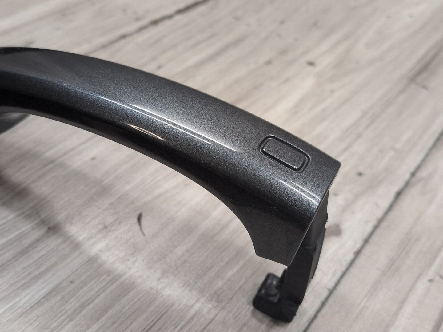2015-2018 Audi Q3 8U Front or Rear Left Driver Exterior Door Handle w/ Comfort Access 8T0837205A