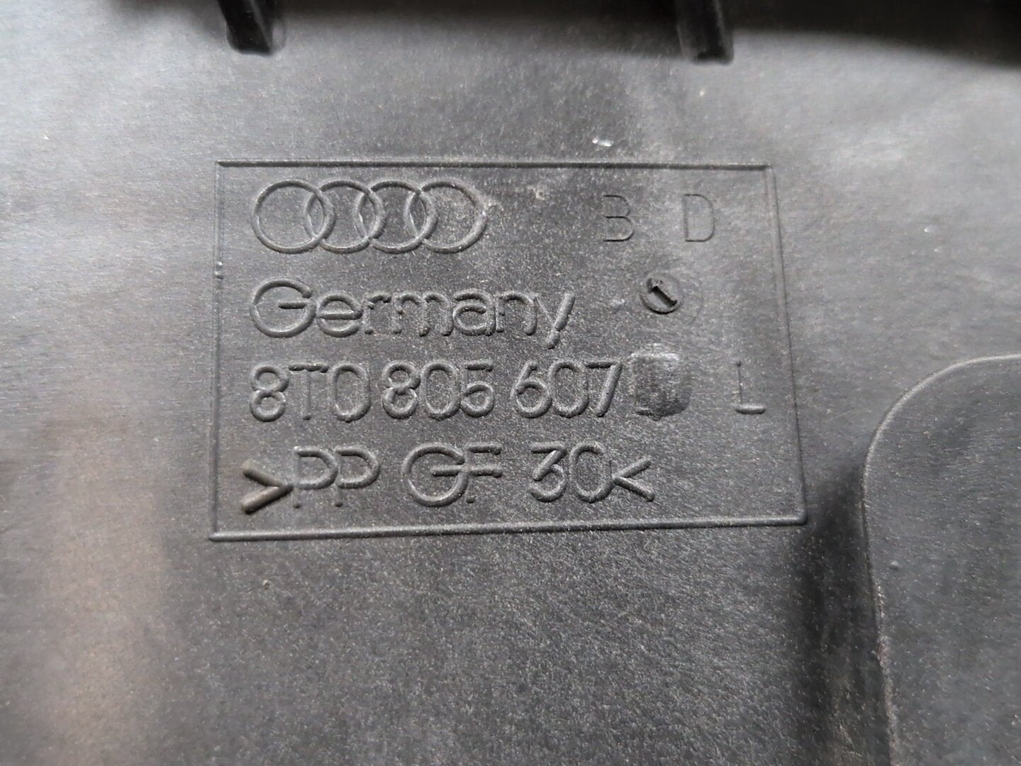 2008 - 2017 Audi S5 8T Left Driver Headlight Bracket 1301073053