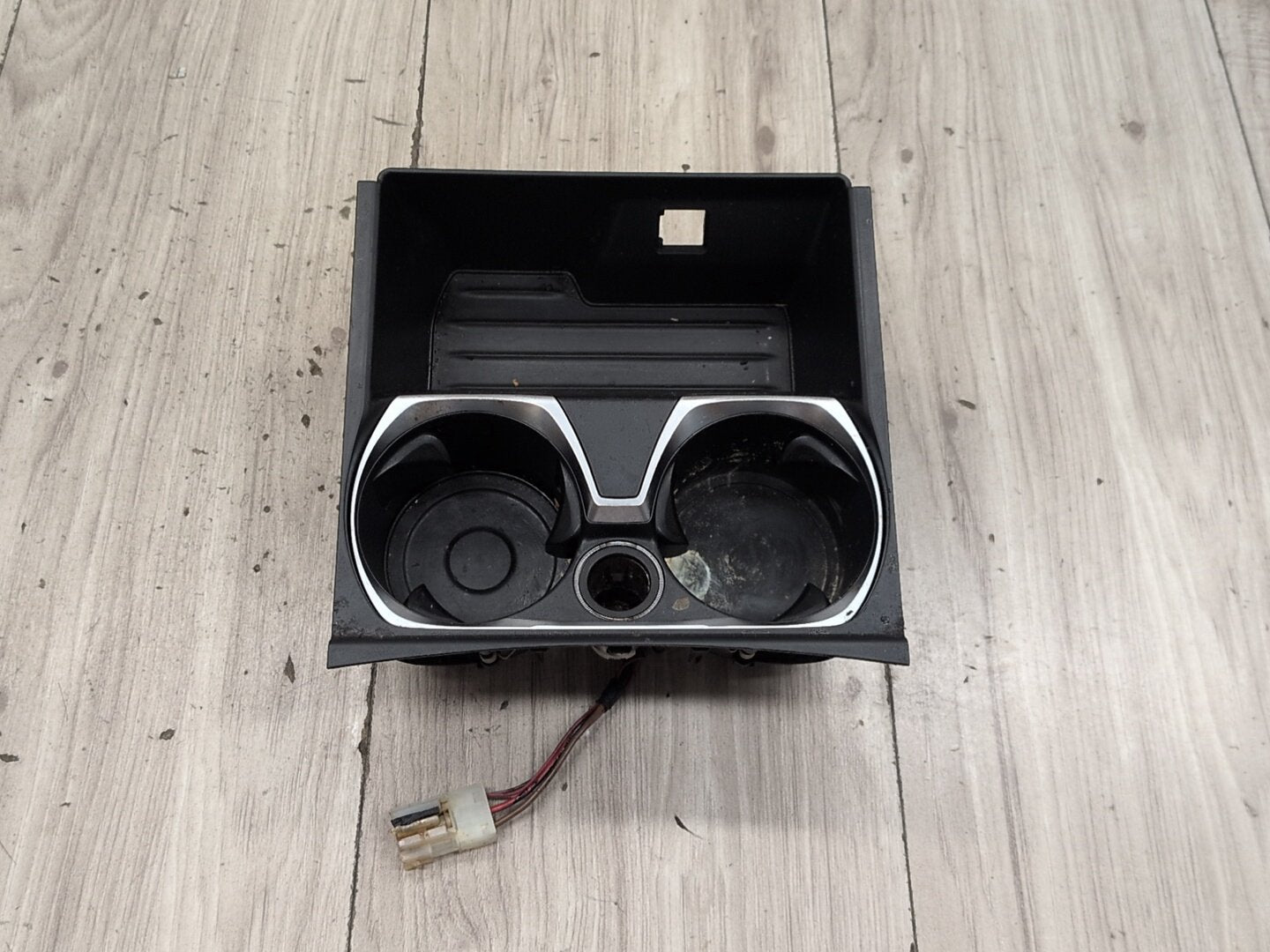 16-19 OEM BMW G11 G12 740 750 M760 Center Console Cup Holder USB Charging Port
