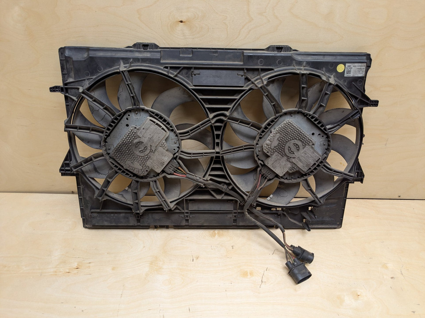 2008 - 2017 Audi S5 8T Radiator Fan Shroud Housing w/ Motor 4H0121003N