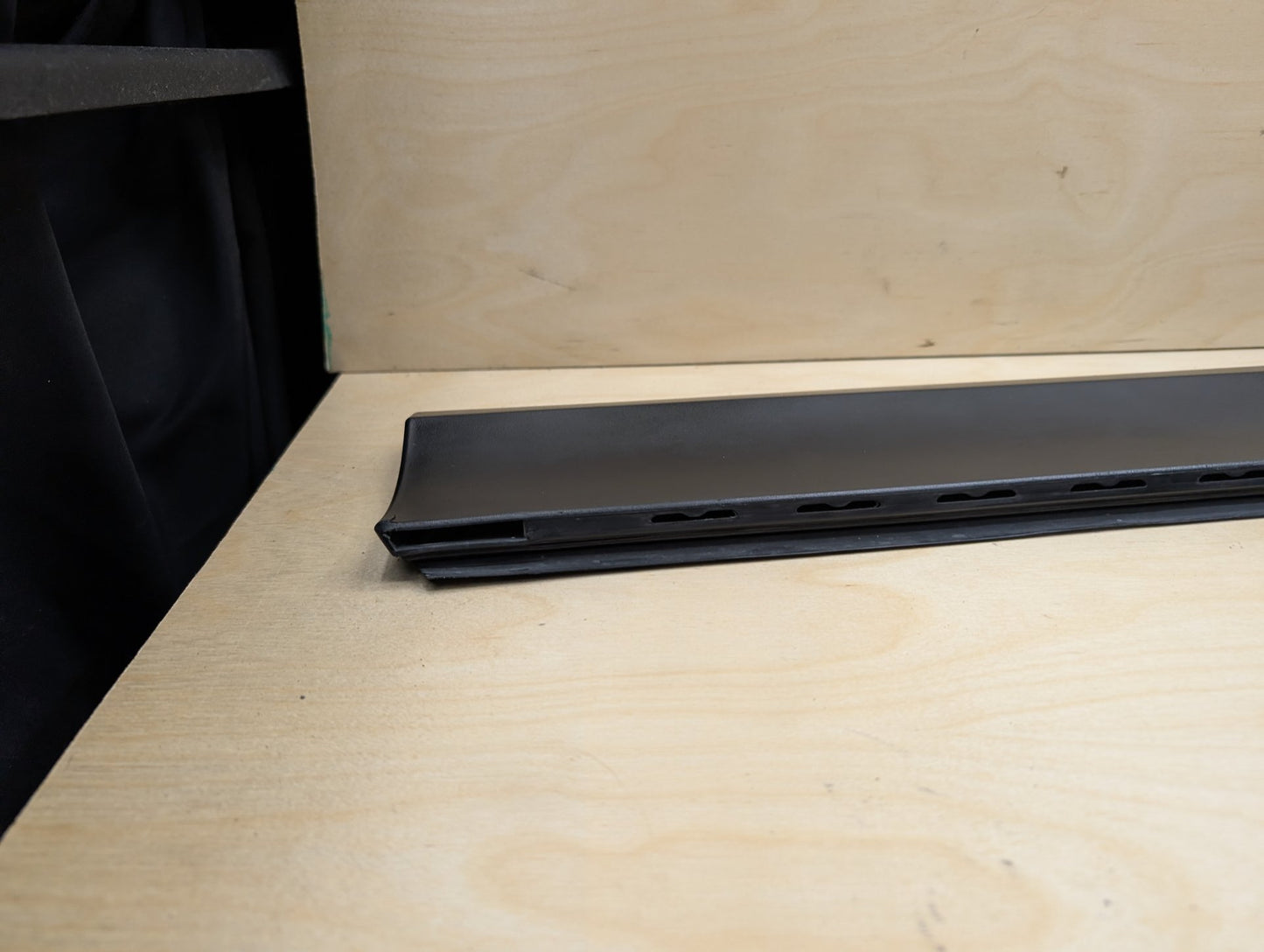 2011-2016 BMW X3 F25 Front Right Passenger Exterior Door Trim Molding 7205780