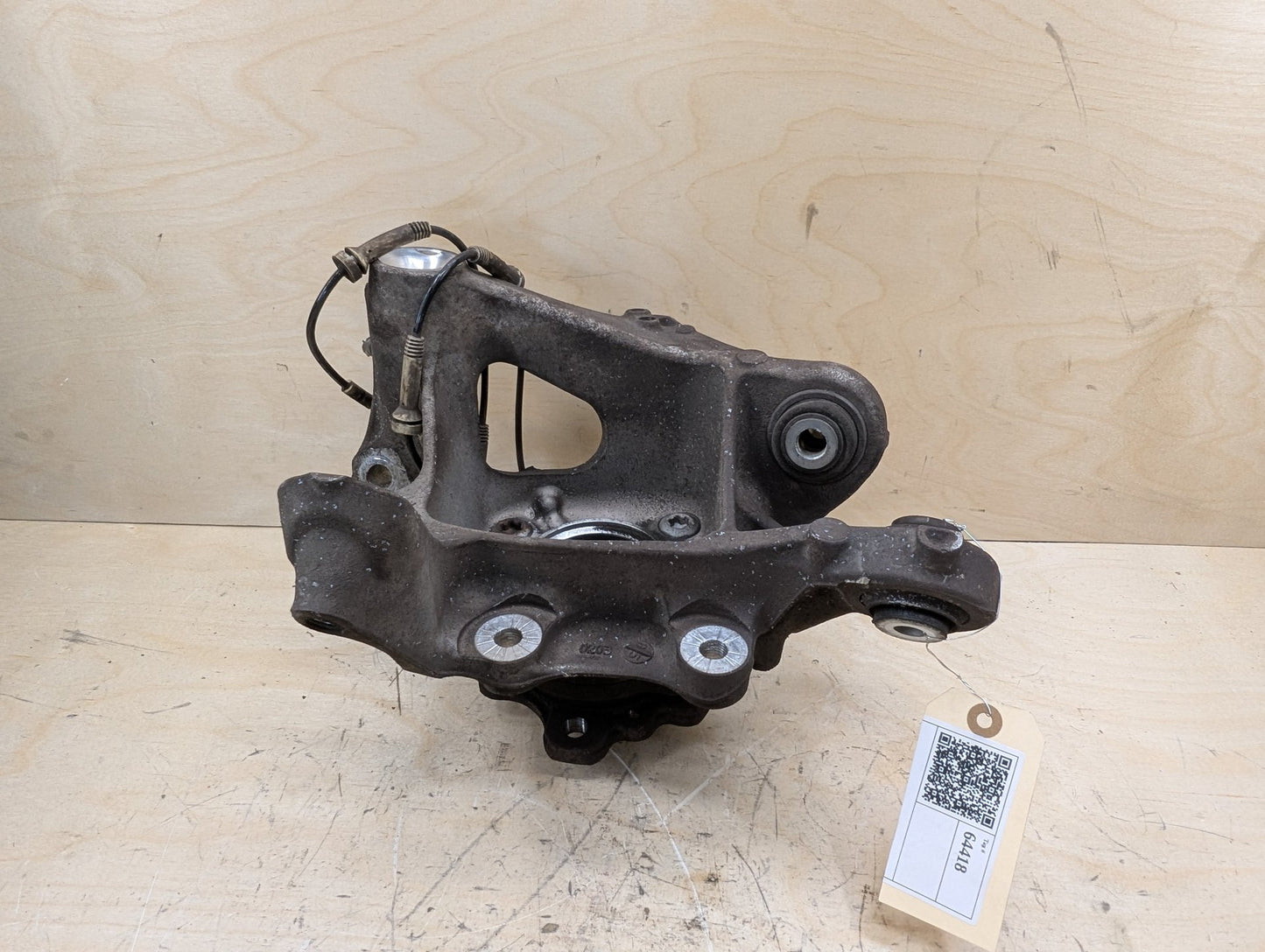 2016-2022 BMW 750i G12 Rear Right Passenger Spindle Knuckle w/ Bearing 6865662