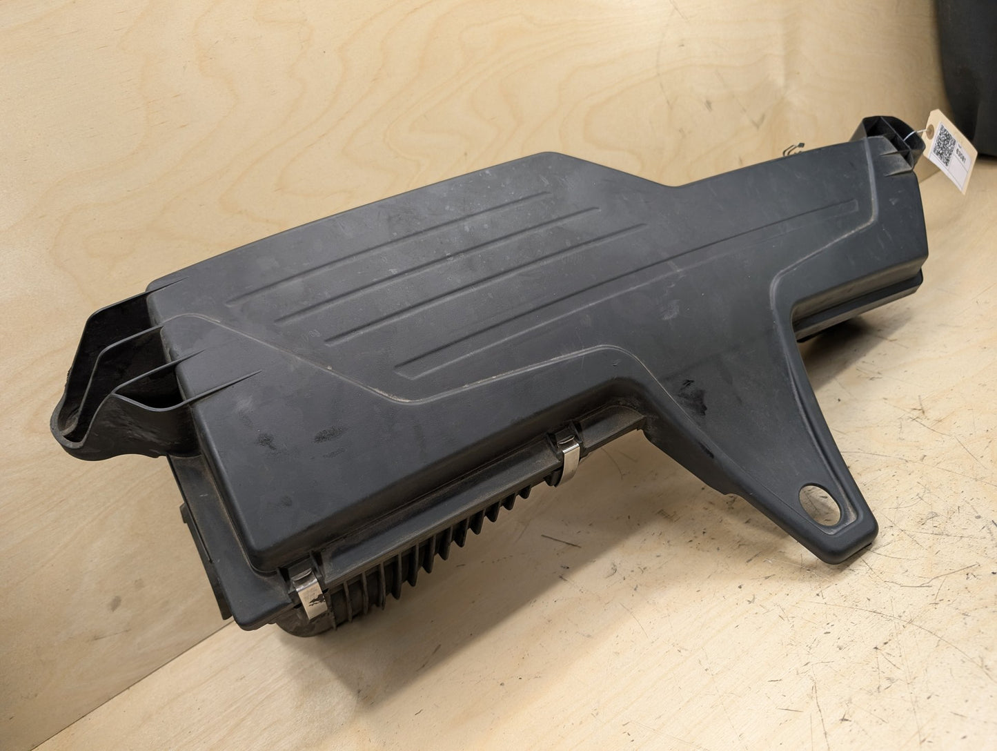 2012-2018 BMW F30 328i N20B20O0 Engine Air Filter Box Assembly 7597589