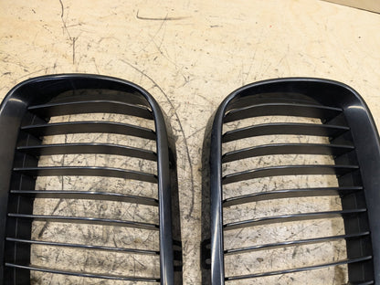 2007-2013 BMW 328i E92 Upper Bumper Cover Kidney Grilles SET 7254969 OEM
