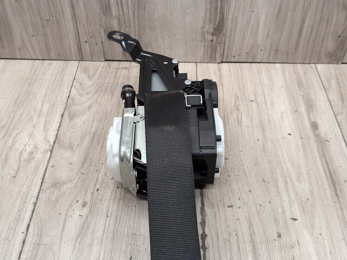 OEM BMW F95 G05 G06 G07 X5 X6 X7 Front Right Passenger Seat Belt Retractor Black