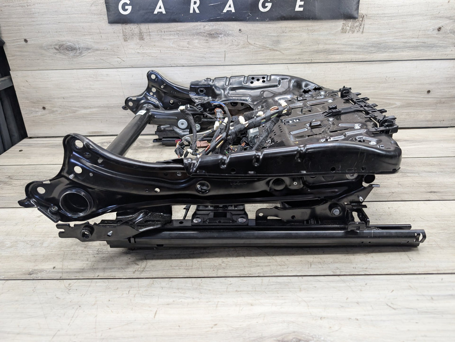 OEM BMW F95 G05 G06 G07 X5 Front Right Passenger Seat Lower Track Frame w Motors