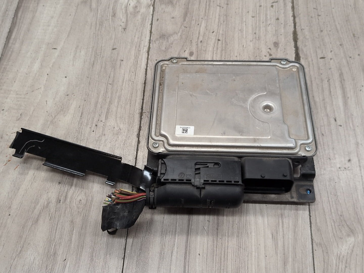 2015-2018 Audi 8U Q3 CCTA Engine Motor ECU DME Computer Module 8U0907115J
