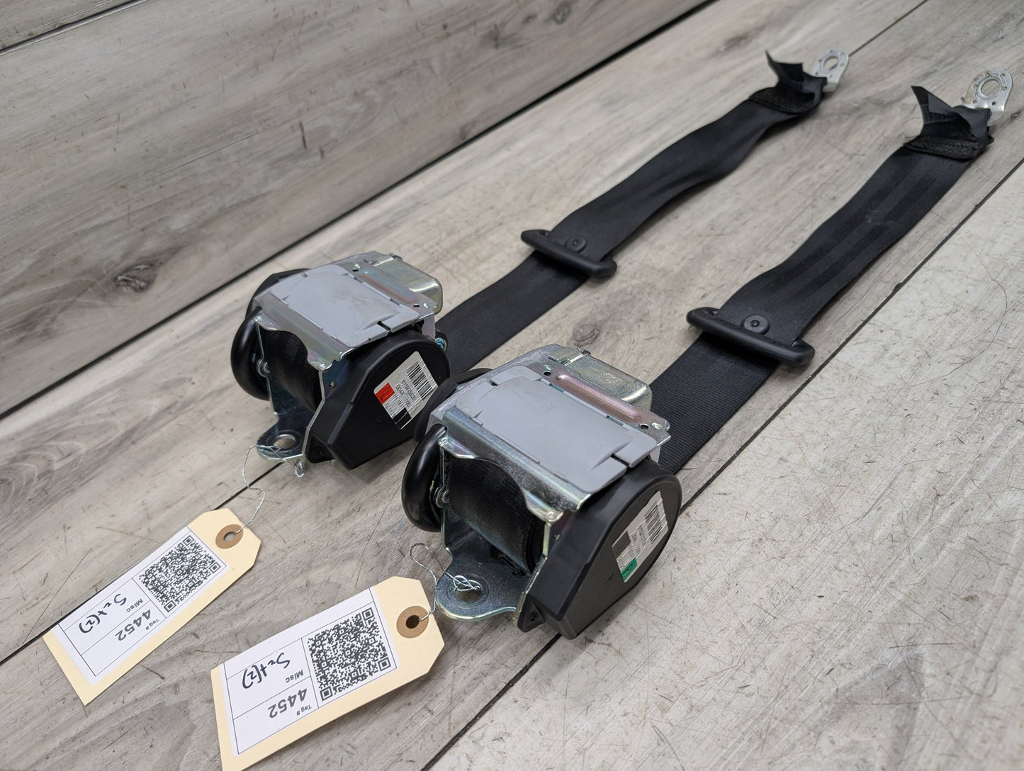 2008 - 2017 Audi S5 8T Rear Left or Right Seatbelt Seat Belt Retractor 8F0857805A