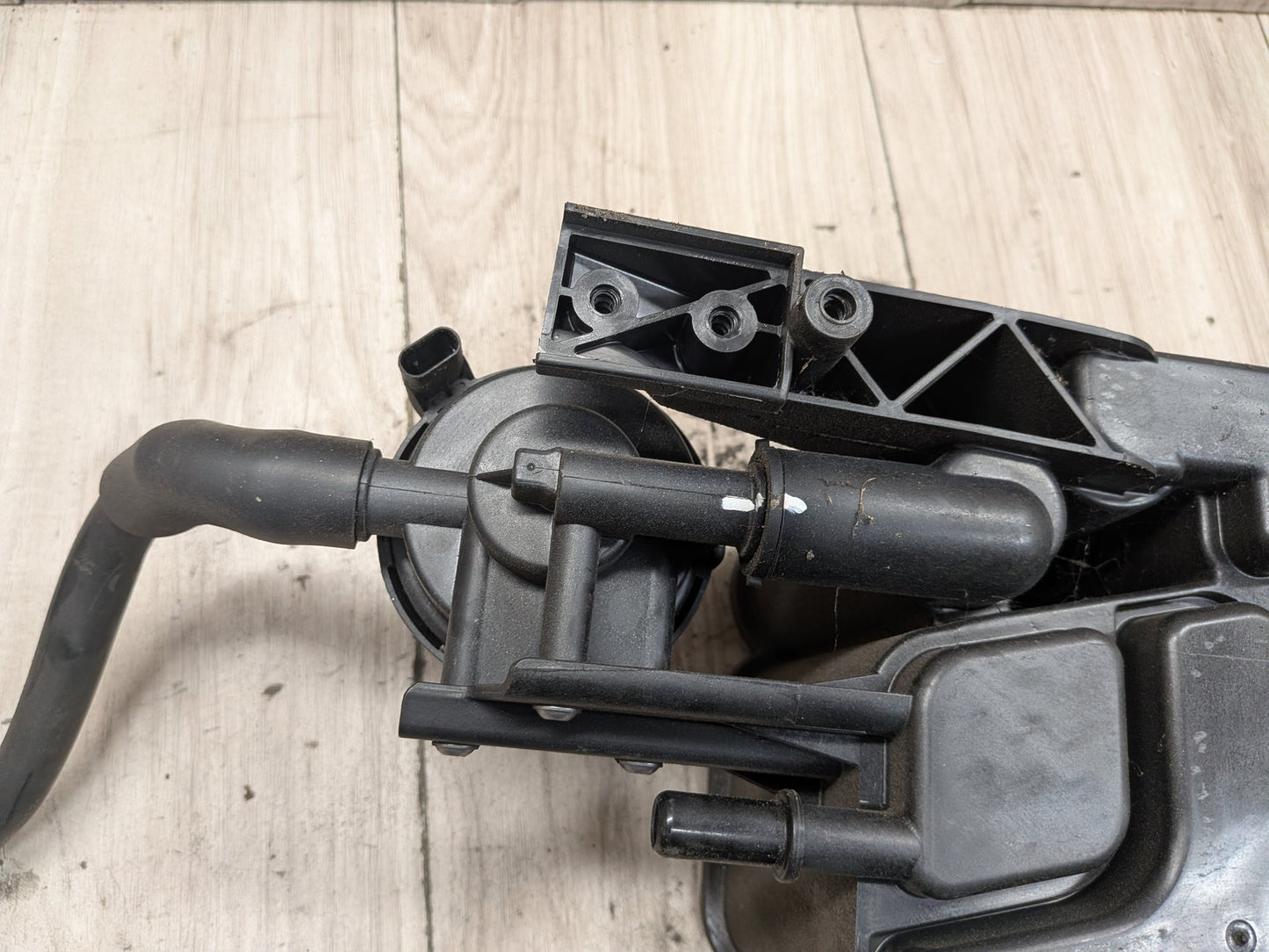 2018-2023 Audi S4 B9 Fuel Vapor Charcoal Canister 8W0201797J