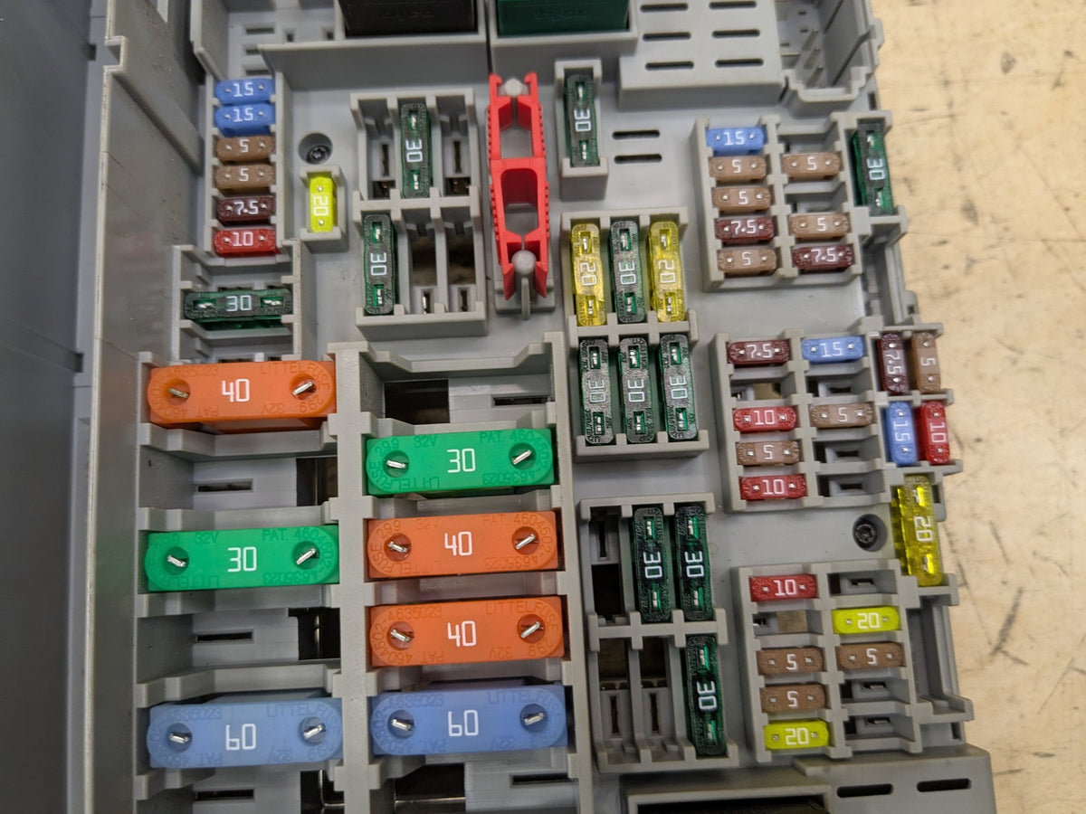 2007-2013 BMW 335i E92 Front Power Distribution Fuse Box 6906622 OEM