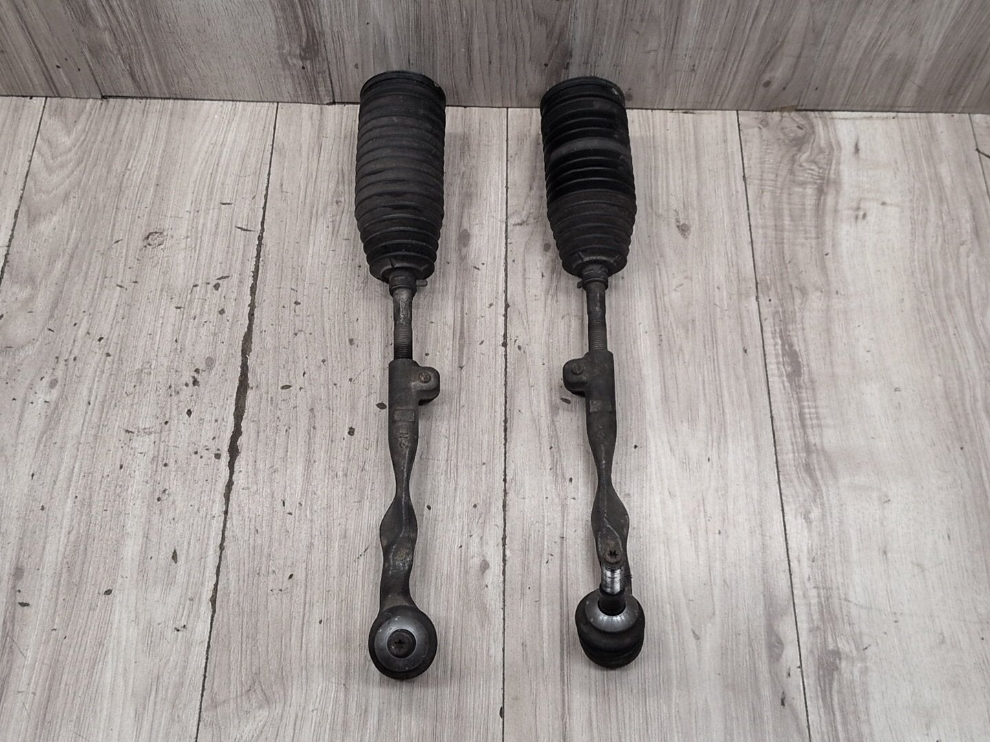 2016-2022 BMW 750i G12 Left Right Tie Rod W/ Boot SET 6868689