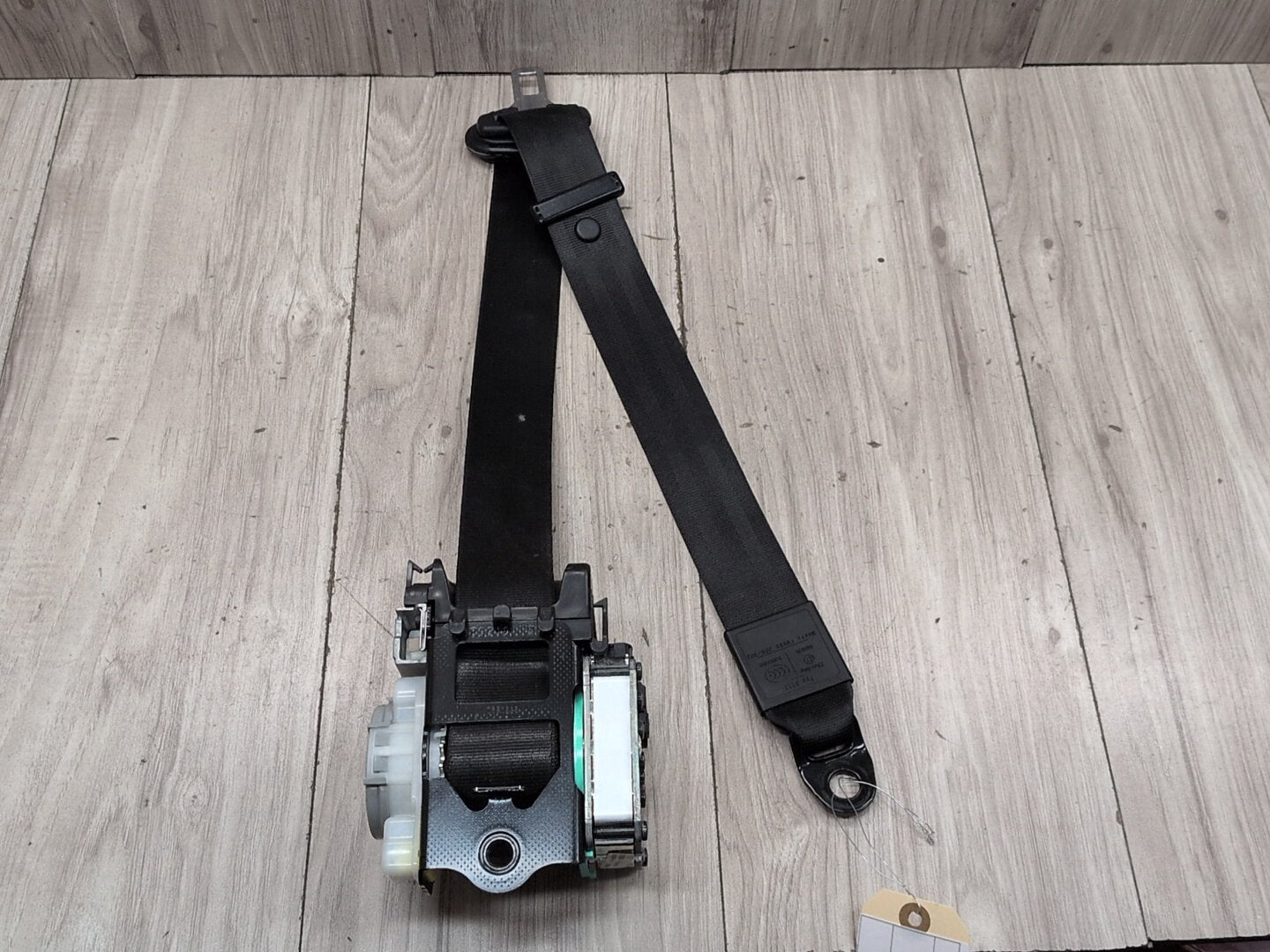 2008 - 2017 Audi S5 8T Front Left Driver Seatbelt Seat Belt Retractor 8T0857705