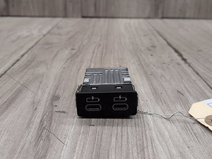 2022 BMW M340i G20- AUX/ USB Charger Port Socket PN: 8711938