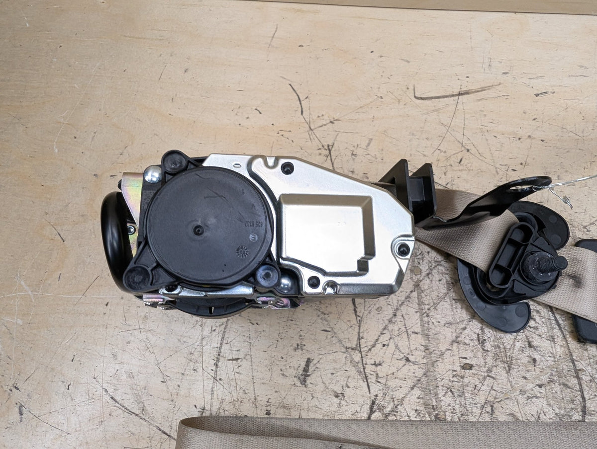 2019-2026 BMW 330i G20 Front Right Passenger Seatbelt Seat Belt Retractor 7496306 OEM