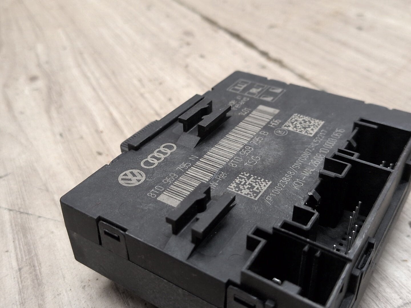 10-13 OEM AUDI A4 S4 Rear Left or Right Window Control Module