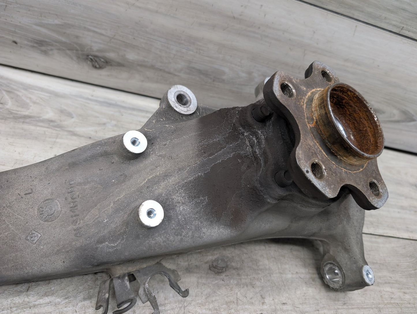 OEM BMW G30 530 540 M550 AWD Front Left Driver Hub Spindle Knuckle Wheel Bearing