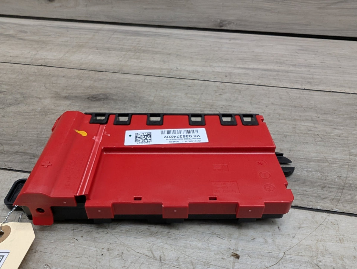 OEM BMW G11 G12 G14 G15 G16 G30 B+ Junction Terminal Power Relay Fuse Box