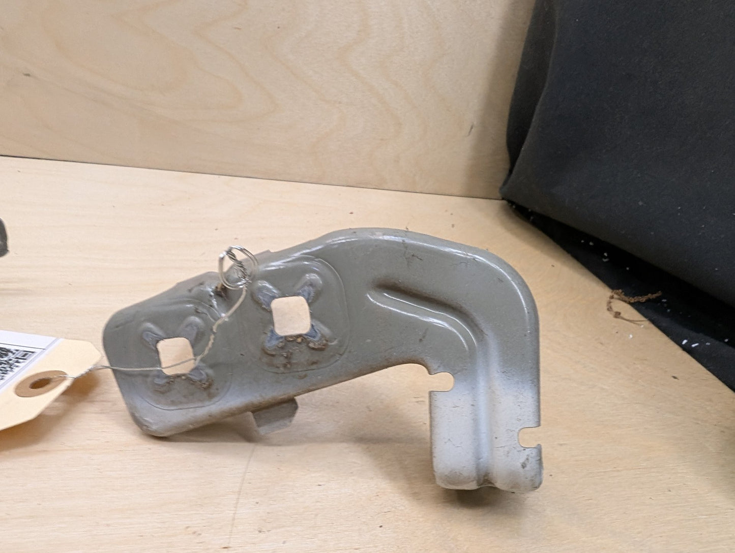 12-20 OEM BMW F30 F32 F33 F36 Front Left Driver Fender Wing Holder Bracket SET
